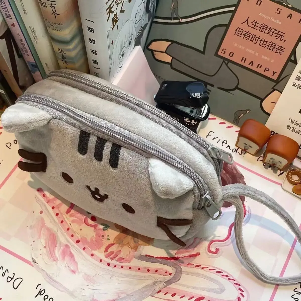 حقيبة أقلام رصاص كرتونية على ش - مراجعة Cosmetic Bags وسعره